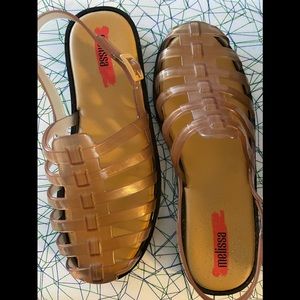 Cute jelly sandals beige clear “jelly straps” and black soles.